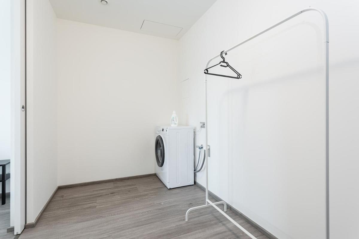 Yellow Apartment With Parking 布拉格 外观 照片